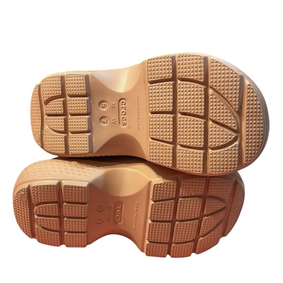 Crocs Stomp Faux Fur Lined Boots - Picture 6 of 7